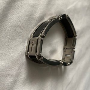 Stainless steel cross bracelet